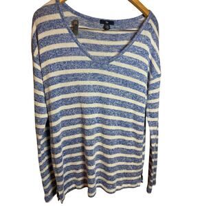 GAP SOFT SWEATER TSHIRT